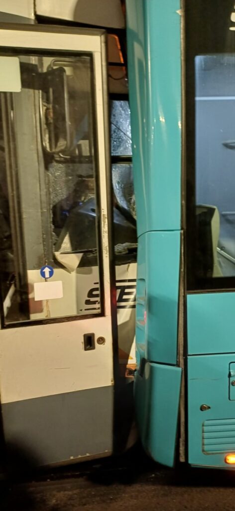 accident pasaj victoria tramvai autobuz