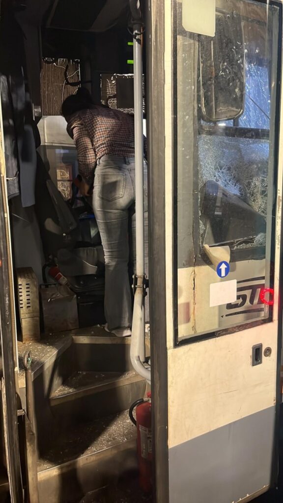 accident pasaj victoria tramvai autobuz