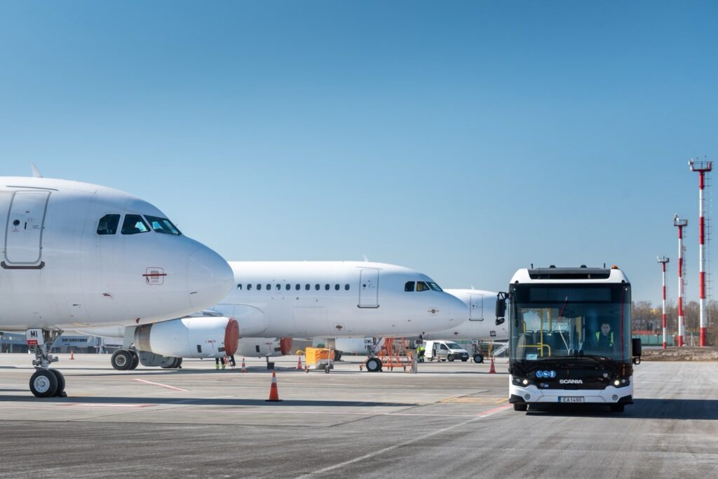 Aeroportul din Vilnius, închis din nou din cauza baloanelor / Acestea transportă ţigări de contrabandă din Belarusul vecin