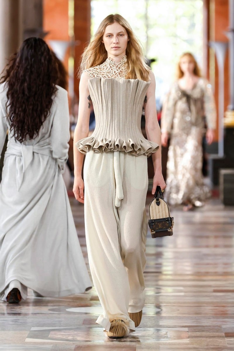 louis vuitton paris fashion week ss 26 