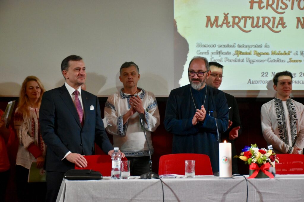 Eveniment ecumenic cu doi cunoscuți preoți, unul ortodox și unul catolic, la 1700 de ani de la Niceea, în plin asalt al curentului ortodoxist / Constantin Necula și Francisc Doboș, invitați ai Ambasadei României pe lângă Sfântul Scaun