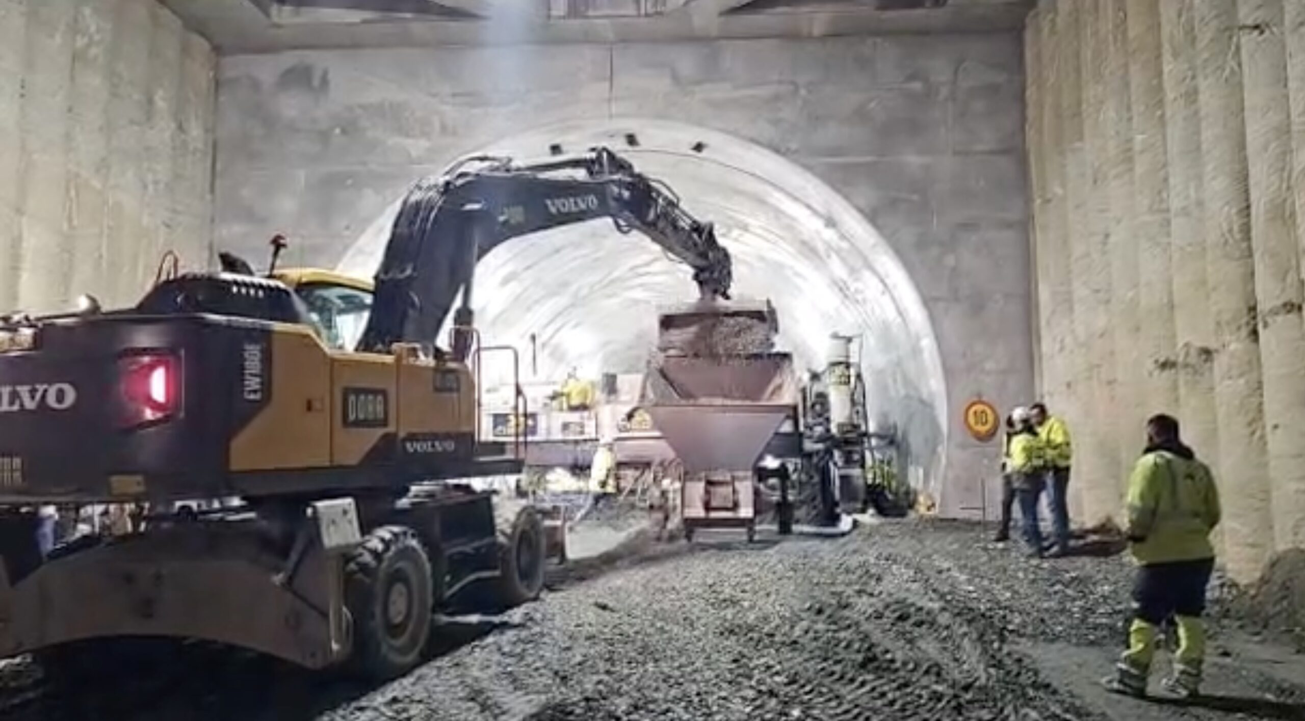 turnarea betonului rutier in galerie