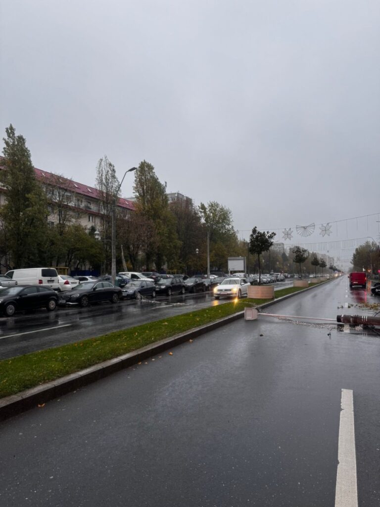 accident, stâlp căzut, Bd Brâncoveanu