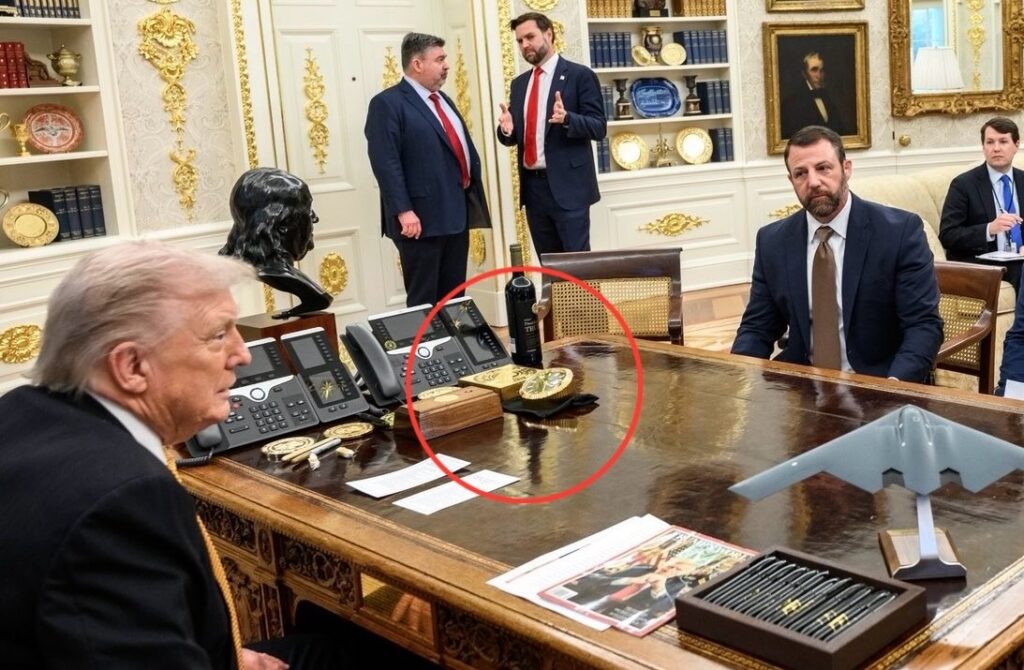 Doi membri ai parlamentului elvețian au solicitat procurorului general să lanseze o anchetă privind cadourile oferite lui Donald Trump de către patroni elvețieni: ceas Rolex și lingou de aur 