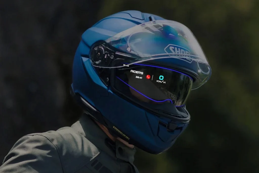 Shoei lansează prima cască din lume cu realitate augmentată complet integrată