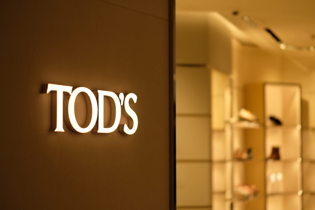 Procurorii anchetează compania italiană Tod’s și solicită interzicerea publicității timp de șase luni pentru exploatarea forței de muncă