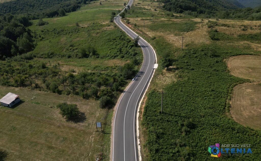 ANALIZĂ Bani europeni pentru infrastructura rutieră în județele din Regiunea Sud-Vest Oltenia / Miliarde de lei de la UE și peste 1.000 de kilometri de drumuri modernizate în Dolj, Gorj, Mehedinți, Olt și Vâlcea