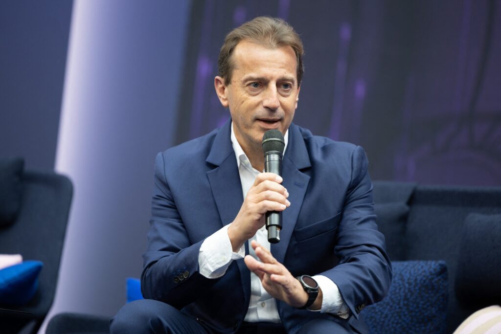 Europa are nevoie de un deceniu pentru a-şi construi infrastructura digitală militară dominată de inteligenţa artificială, susţine CEO-ul Airbus