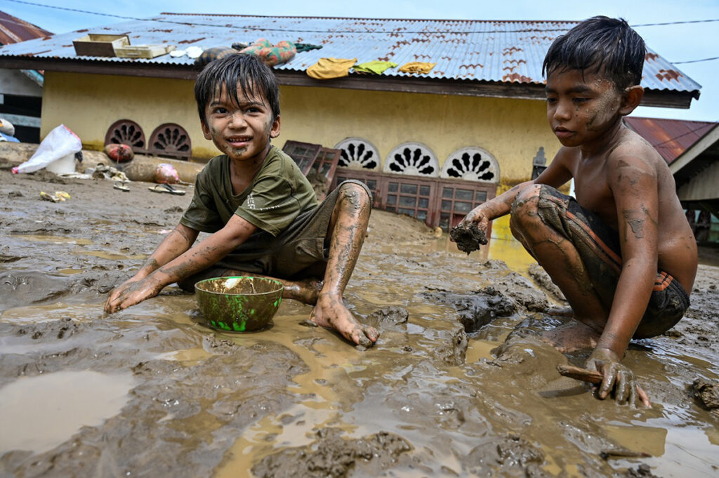 Peste 300 de morţi în Thailanda şi Indonezia, după inundațiile din Asia de Sud-Est