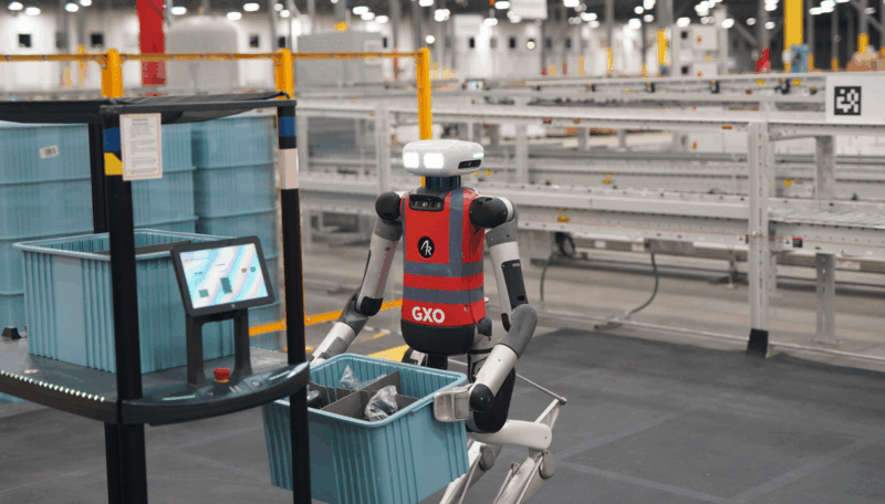 Robotul umanoid american „Digit” doboară un record greu de depășit / Peste 100.000 de containere mutate într-un depozit