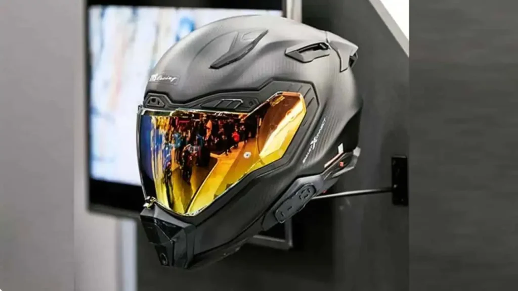 TVS prezintă o cască moto cu afișaj HUD, dezvoltată pentru noua eră a mobilității